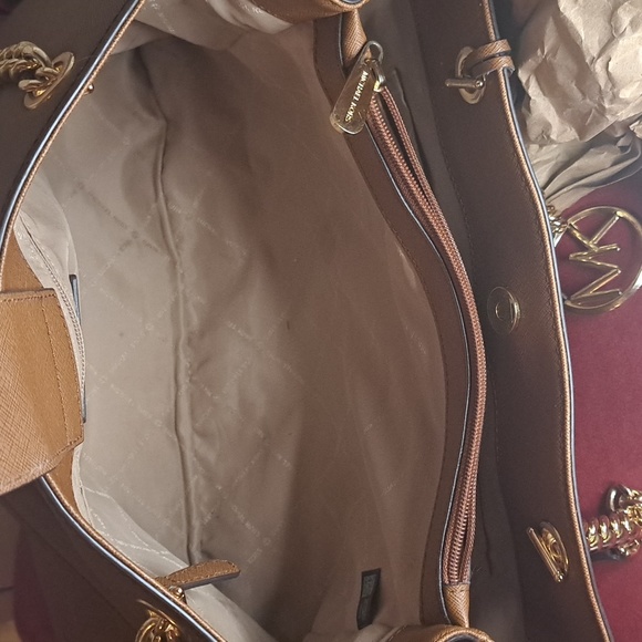 Michael Kors Tan Leather and Gold Chains Shoulder Bag Like New, Excellent - Picture 12 of 14